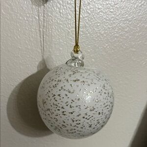 LENOX
ART GLASS blown SILVER/WHITE ORNAMENT